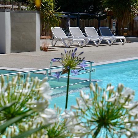 Camping Le Clos Des Pins Longeville-sur-Mer Exterior foto