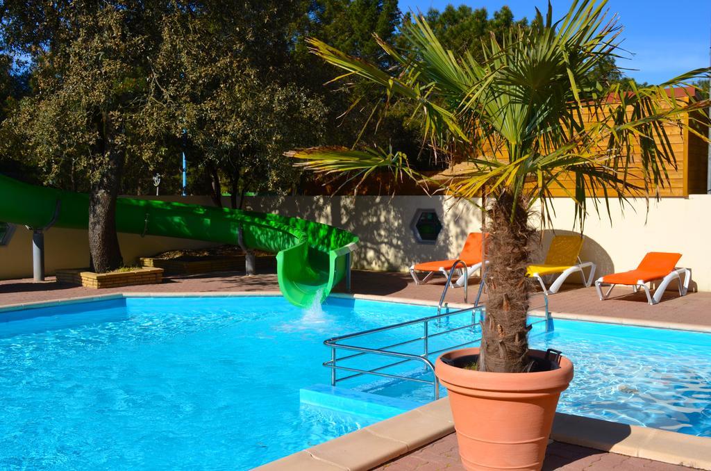 Camping Le Clos Des Pins Longeville-sur-Mer Exterior foto